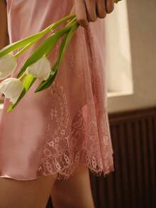 SilkySpell Váy ngủ có nơ ren tương phản Satin Cami Pyjama phía trước - Màu Hồng baby - Xem 8