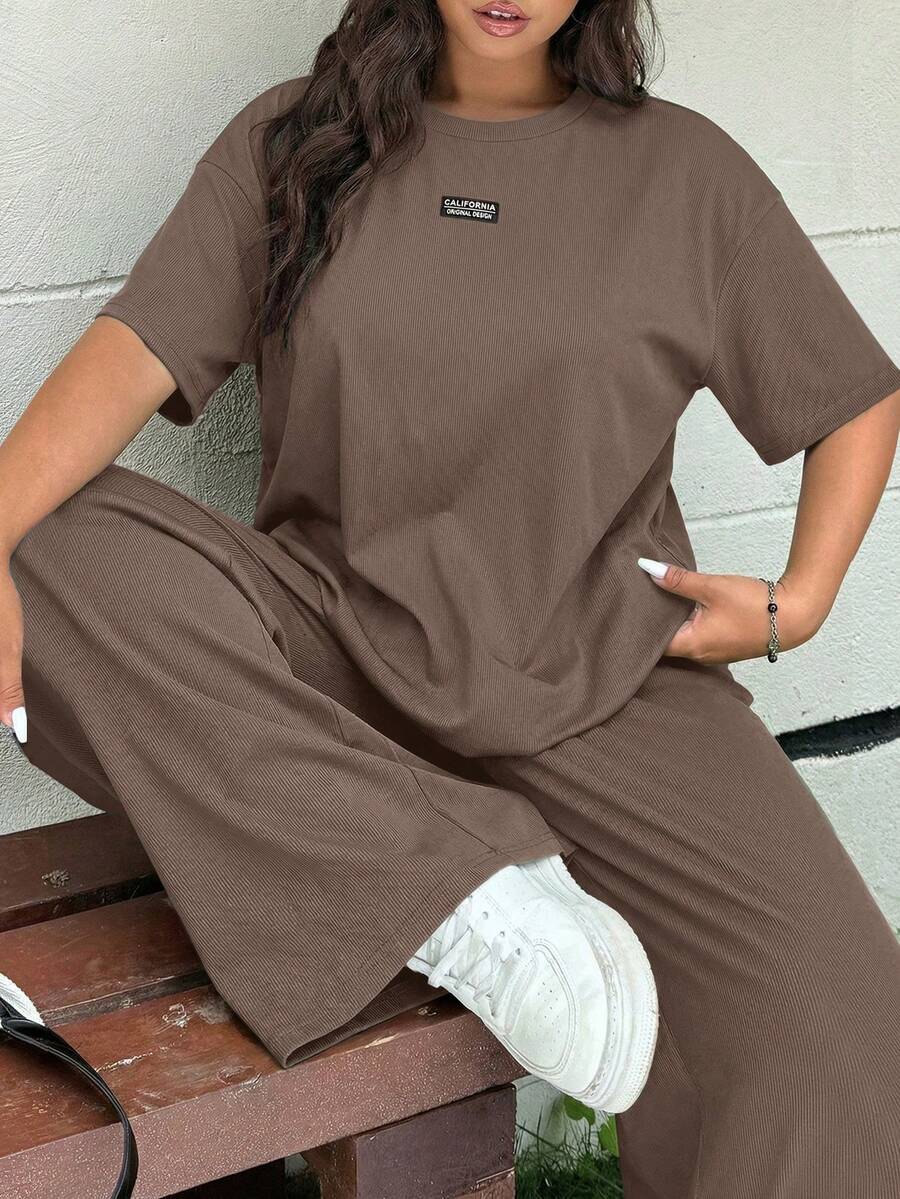 GalTyme 大码女式休闲日常通勤简约字母装饰落肩宽松T恤和阔腿裤套装，春夏秋季 - 駝色 - 查看 1