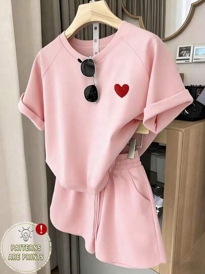 Sparklyn 一套少女休闲舒适时尚简约百搭创意爱心图案插肩袖上衣和短裤夏季套装