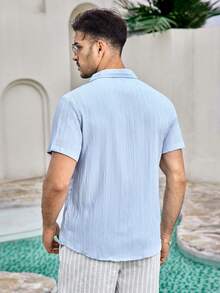 Mercer Haus 男士休闲纯色短袖翻领衬衫，适合外出穿着，也适合在夏威夷等夏季热带度假胜地穿着。 - 霧霾藍 - 查看 2