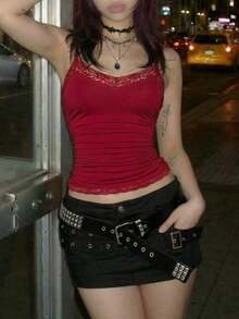 EgrlEra Camiseta de tirantes con cuello en V y volantes en rojo para mujer - Burdeos - Ver 1