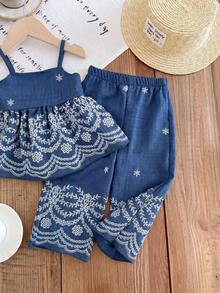 SHEIN LMoss Kids 女婴夏季休闲度假花卉刺绣吊带娃娃衫和阔腿裤套装 - 彩色 - 查看 3