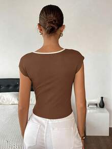 Siren Gaze 女士休闲撞色镂空领T恤，夏季 - 棕色 - 查看 2