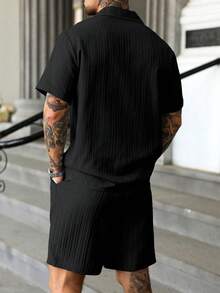Manfinity Homme 男士成熟風度假休閒前開扣襯衫短褲套裝，正式款 - 黑色 - 查看 2