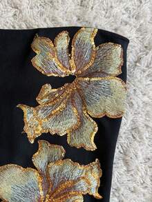 优雅精致的金色亮片刺绣花卉贴花——适合晚宴和正式场合的抹胸上衣 - 黑色 - 查看 6