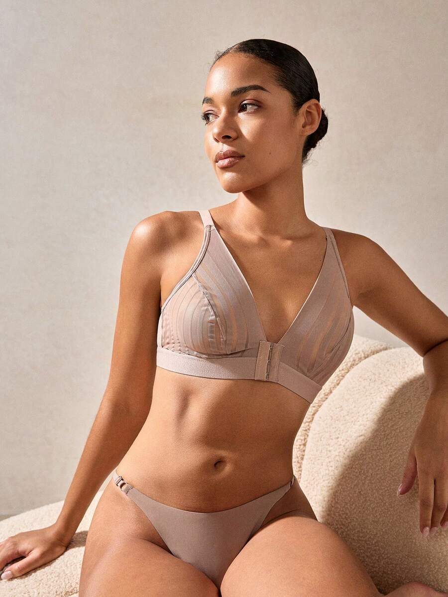 Veilyse Casual Fishnet & Lace Patchwork Hollow Out Sexy Deep V Front Closure Wireless Bra - Mocha Brown - View 1