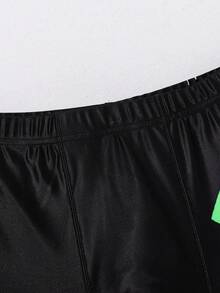 SHEIN 青少年男童休闲运动渐变几何印花紧身泳裤 - 綠色 - 查看 13