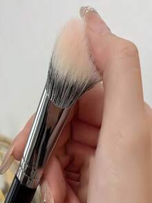 Bộ cọ trang điểm chuyên nghiệp bằng lông dê, dạng vát, đa chức năng, dùng để tán kem nền, che khuyết điểm, tạo khối, bronzer và phấn phủ. Sản phẩm được các chuyên gia trang điểm lựa chọn, quà tặng chất lượng cao, lông mềm mại, dày dặn, không thử nghiệm trên động vật, cho lớp trang điểm hoàn hảo. - màu đen - Xem 5