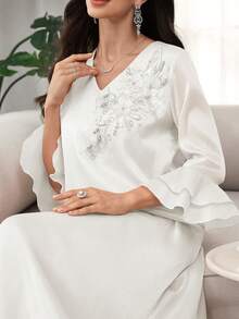 SHEIN Najma Vestido de estilo árabe con cuello en V, mangas con volantes y bordados florales para mujer, primavera/verano - Blanco - Ver 7