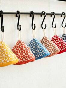 1/2pcs Set Of Cute Triangular Floral Embroidered Pot Holders, Heat Resistant For Cooking Pots, Pans, Skillets, Thickened Insulation With Hanging Loop - Multicolor - View 4