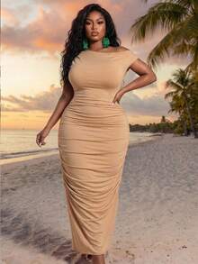 Veslaya 2026春夏大码女装新款,适合音乐节、复活节、西部风情、游牧风、生日派对、毕业典礼、大学校园、学生休闲、度假、邮轮、海滩、日光浴、潮流服饰、街头风、婚礼宾客、通勤、早午餐、机场、派对、活动、优雅宴会等场合。这款卡其色高腰修身沙滩长裙,采用褶皱腰身和不对称肩部设计,适合身材高挑的女性穿着。此外,还有裸色露肩连衣裙、大码女装、褶皱修身长裙等款式可供选择。 - 卡其色 - 查看 7