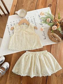 Emery Rose Kids Emery Rose Kids 少女编织刺绣纯色圆领不对称蕾丝下摆休闲上衣和迷你裙两件套，可爱、优雅、甜美、复古又时尚。适合妈妈、女儿、姐妹搭配，度假、节日、上学、日常穿着、居家聚会和特殊场合，春夏皆宜。 - 米色 - 查看 6