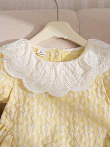 Elladie kids 1件女童夏季新款梭织纹理蓝色提花面料白色刺绣领花瓣袖开襟收腰休闲度假百搭甜美公主裙，适合上学、生日派对等场合 - 黃色 - 查看 8