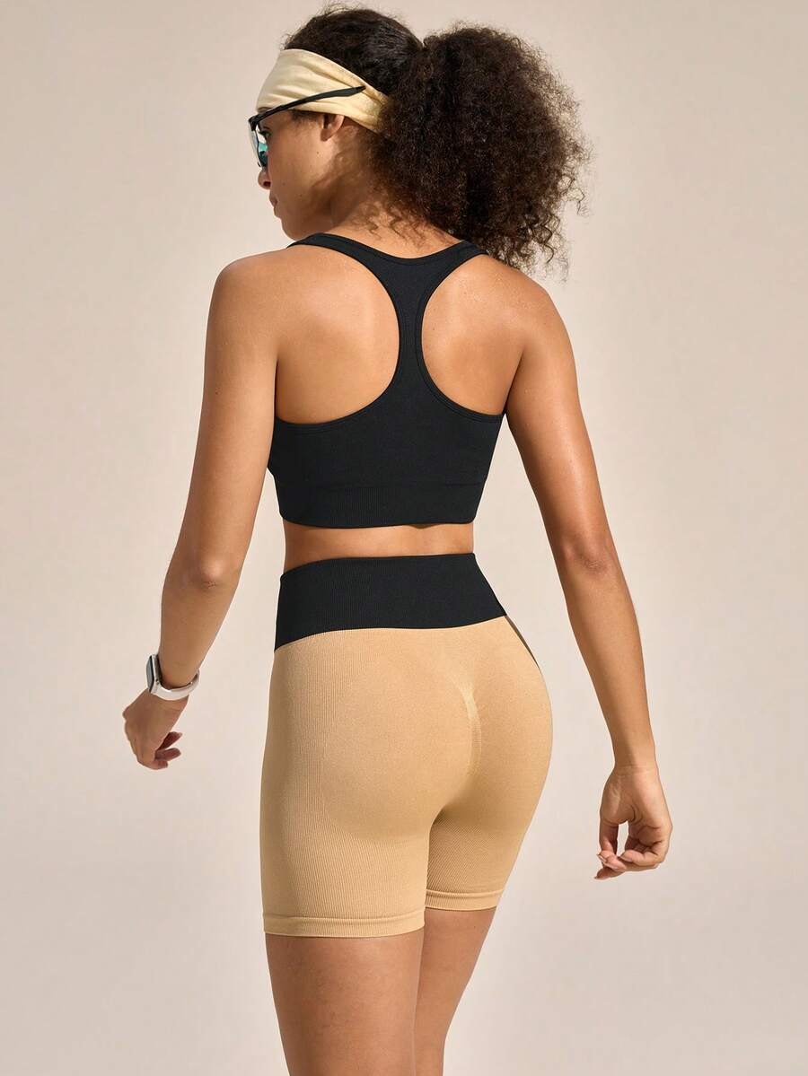 Exploreva Damen Outdoor Yoga Sport Set: Vielseitiger Sport-BH mit Rückenausschnitt; Hochtaillierte Shorts mit Kniebeugen-Schutz - Verschiedenfarbig - Übersicht 1