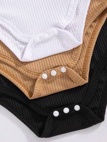 SHEIN Playful Pals 3件套男婴纯色圆领休闲日常连体衣 - 彩色 - 查看 4