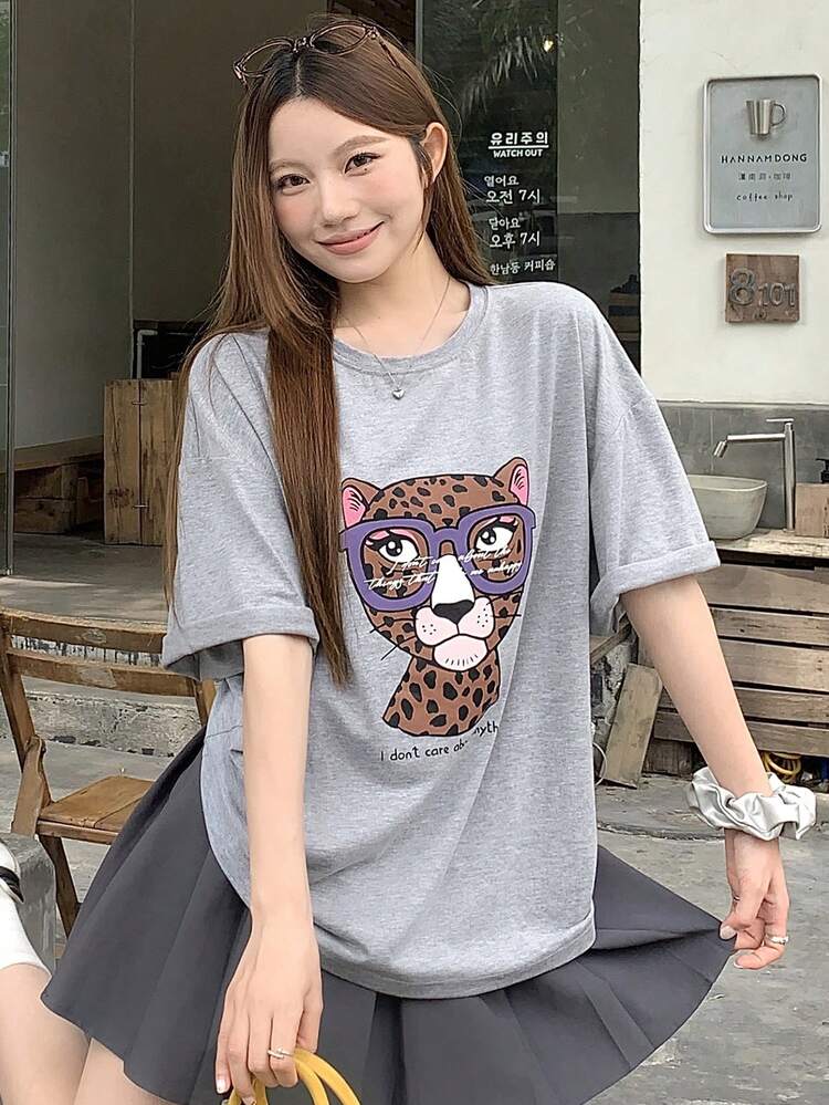Women's Loose Fit Leopard Print Portrait Round Neck Short Sleeve T-Shirt, White, Spring/Summer Oversized Graphic Tees Women