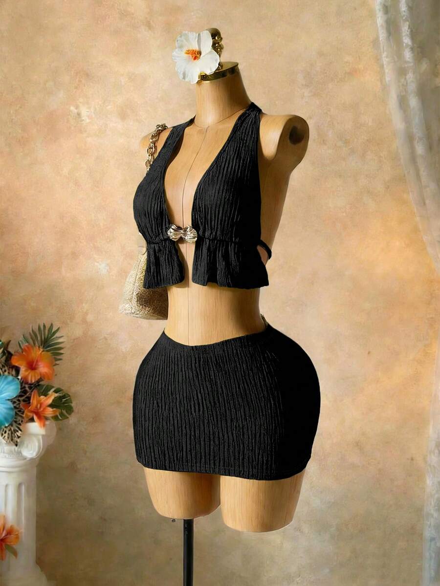 SaltGleam SaltGleam Conjunto de 2 piezas para mujer: Top de cuello halter en tela texturizada verde, uso casual/de viaje/vacaciones, broche de metal, bajo con volantes; Minifalda ajustado, primavera/verano - Negro - Ver 1