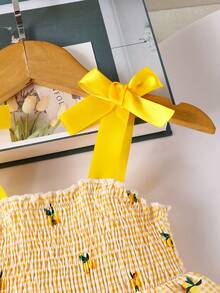 SHEIN Playful Pals Bộ 2 món cho bé gái, kiểu dáng thường ngày, dễ thương, gồm áo hai dây thắt nơ và quần short thêu hoa, thích hợp cho mùa xuân/hè. - Màu vàng - Xem 5