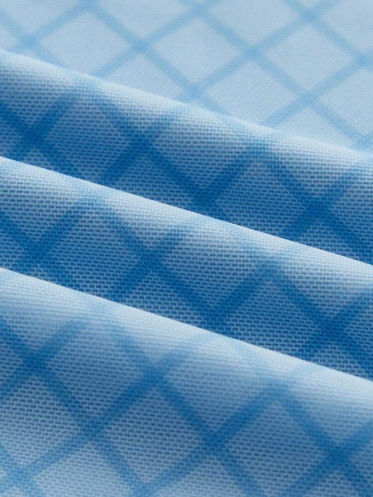 Robe mi-longue en maille à carreaux bleus avec encolure bénitier. Robe de soirée à carreaux élégante, robe bleue pour rendez-vous, robe de vacances, style printemps-été, style français parisien