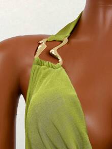 Mistrie Áo croptop màu vàng chanh và xanh lá cây với thiết kế cổ trễ vai, trang trí kim loại, quần lửng bó sát, chất liệu vải pha rayon bóng, bộ jumpsuit gợi cảm cho kỳ nghỉ, tiệc tùng, biểu diễn sân khấu. - màu xanh lá - Xem 6