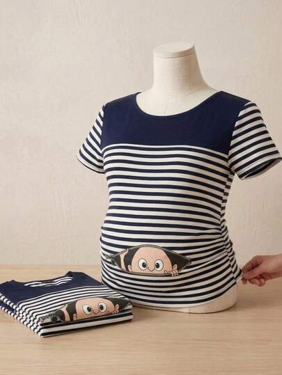 Playera de maternidad para dama diseño creativo de bebé asomándose con estampado marinero de rayas navy y blanco ideal para baby shower y fotos de embarazo