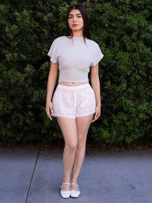 Andrea Bello 2025新款夏季女装波西米亚风度假风，女款白色镂空刺绣宽松短裤 - 白色 - 查看 1