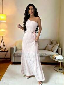 Xyvia 夏季女士性感吊带不对称领口轻薄粉色针织镂空修身腰部金属扣系带连衣裙 - 粉色 - 查看 1