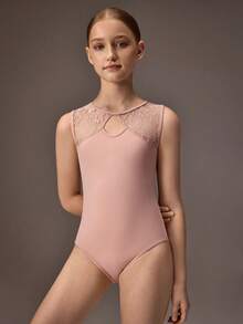 Áo liền quần ren hồng cho bé gái tuổi teen, chất liệu vải mềm mại co giãn cao, viền ren hồng trang trí tạo vẻ ngoài dễ thương và thanh lịch, phù hợp cho tập múa ba lê và thể thao. - Hồng - Xem 3