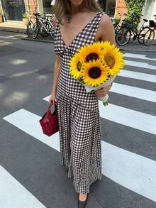 SHEIN PETITE Đầm nữ kẻ caro chắp vá kiểu milkmaid năm 2026, không tay, có chi tiết nhún bèo và gấu xòe rộng, khóa kéo, kiểu dáng tối giản, thích hợp mặc hàng ngày đi làm hoặc đi nghỉ lễ. - Đen và trắng - Xem 3