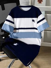 SHEIN Bộ 2 món dành cho nam thiếu niên, gồm áo thun ngắn tay in sọc thời trang và quần short thể thao đơn giản, phù hợp cho mùa hè và nhiều mùa khác. - Màu xanh lam - Xem 3