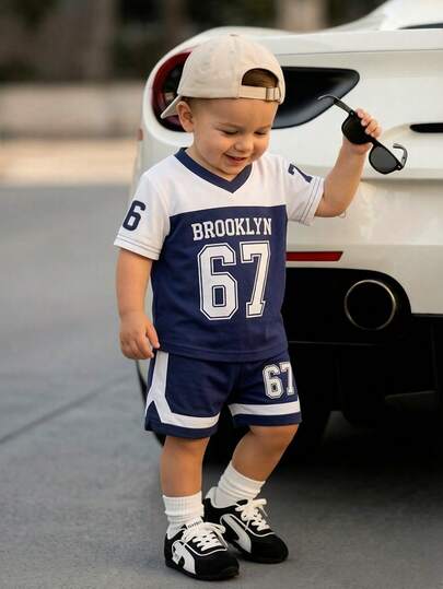 SHEIN Playful Pals 男婴幼儿0-3岁时尚街头运动棒球夹克、足球服、篮球服、运动套装、婴儿春夏套装