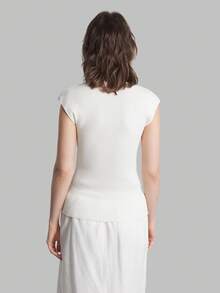 Ontre 2026 Frühling/Sommer Damen Strickoberteil, weißes Vintage-Stil elastisches Strickoberteil, minimalistischer lässiger Urlaubs-Passform einfarbiger ärmelloser Pullover, urban-schicker minimalistischer eleganter taillierter V-Ausschnitt modischer Strickbluse für Damen - Beige - Übersicht 2