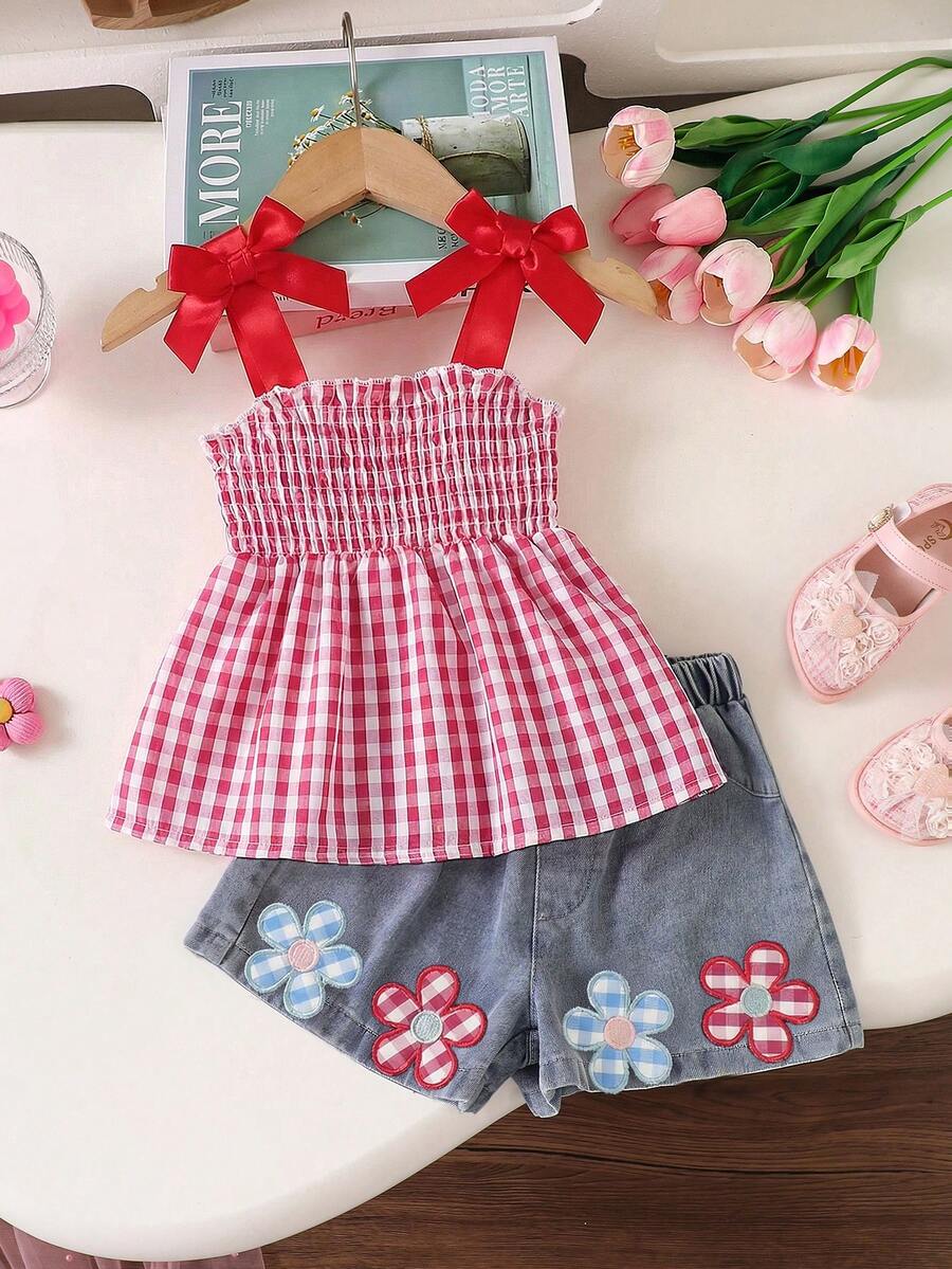 SHEIN Playful Pals 两件套：少女休闲甜美蝴蝶结吊带背心和花卉刺绣短裤，适合日常外出、公园游玩、家庭野餐、商场购物、生日派对、拍照、春夏穿着。