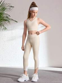 Bộ áo vest và quần capri thời trang cho bé gái tuổi teen – Áo crop top không tay, lưng chéo, phối cùng quần capri ôm sát, bộ trang phục sành điệu cho những buổi đi chơi thường ngày và mặc được quanh năm. - Màu be - Xem 3