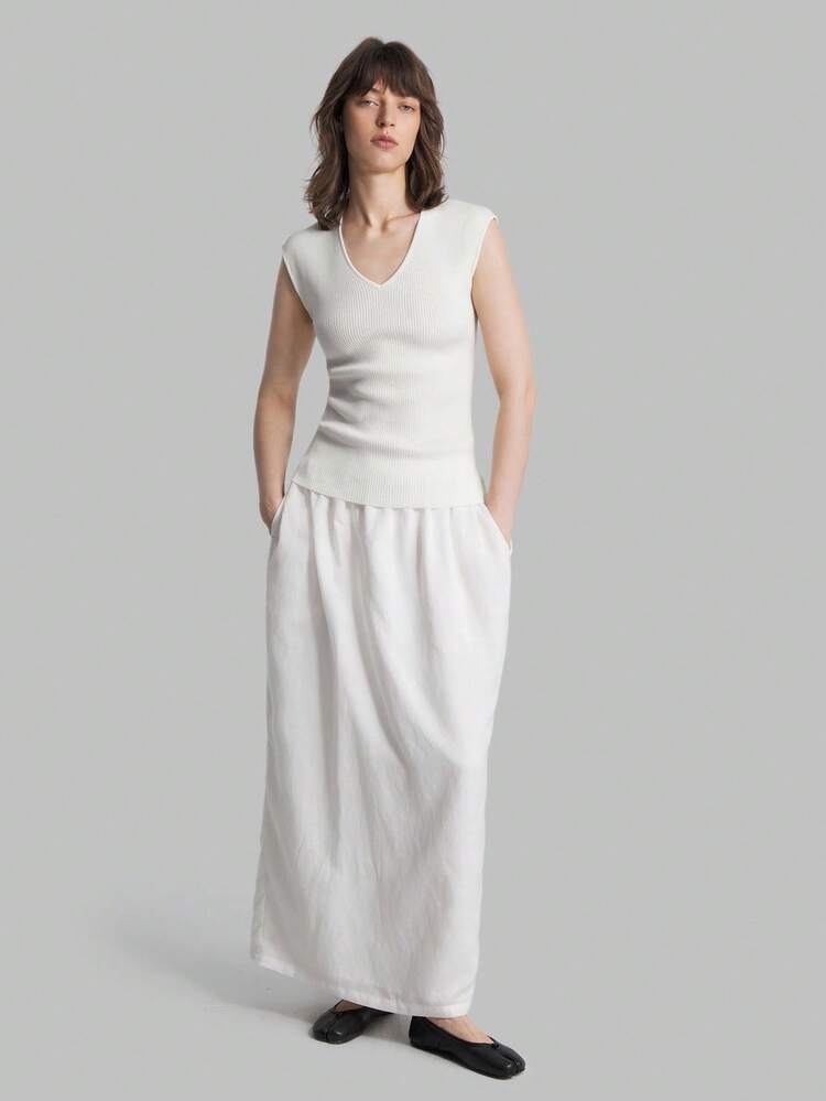 Women's White Summer Basic Casual Everyday Vintage Knit Top,100% Viscose V-Neck Sleeveless Sweater,Minimalist Elegant Urban Chic Fitted Waist Top
