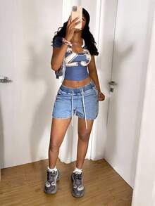SHEIN Unity Women's Fashionable Casual Sports Style Button-Up Short Denim Shorts, Suitable For Summer Holiday - Light Wash - View 2