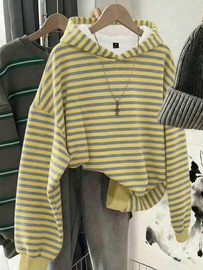 SHEIN EZwear Sudadera de moda coreana con patrón de rayas colorido y versátil, adecuada para ropa exterior, fotografía, camping, otoño, invierno, temporada de vuelta al colegio, sudadera de cuello redondo regular para mujer