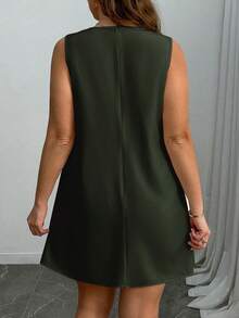SHEIN Clasi 大码女士休闲优雅短款连衣裙，纯色，圆领，无袖，带蝴蝶结 - 軍綠色 - 查看 2
