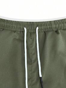 Manfinity Homme 男士成熟休闲工装裤，适合日常休闲穿着、周末郊游、户外活动、旅行探险以及年轻人的社交场合。这款裤子是男士衣橱中不可或缺的百搭单品，也是送给男友或丈夫的绝佳礼物。 - 軍綠色 - 查看 4