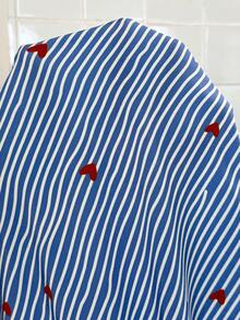 SHEIN Áo bầu in hình trái tim và sọc - Xanh và trắng - Xem 7