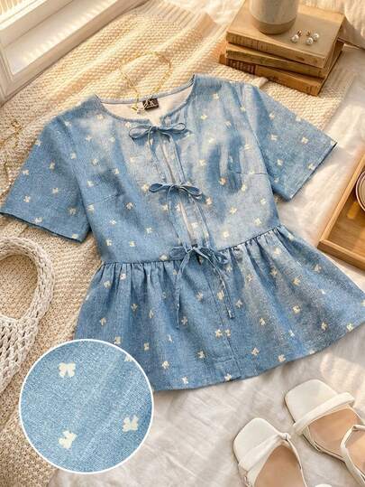 Sweetra Áo kiểu nữ cỡ lớn cổ tròn thắt nơ phía trước in hình bướm, tay ngắn, kiểu dáng thường ngày, xếp ly.