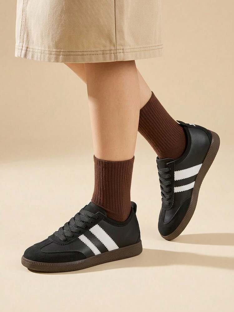 CUCCOO EASI Women's Casual Lace-Up Flat Comfortable Shoes For Christmas