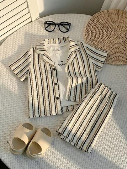SHEIN Conjunto de 2 piezas casual y lindo para bebé unisex con camisa de manga corta a rayas en blanco y negro, y pantalones cortos de punto, ropa de primavera/verano para niño bebé