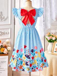 Vestido para niñas preadolescentes, con base de rayas azul y blanco, con estampados florales coloridos y lindos diseños de abejas impresos en la falda, lleno de vitalidad primaveral. Diseño calado en la espalda, combinado con un lazo rojo prominente, tanto lindo como exquisito. Las mangas acampanadas y el bajo con volantes le dan un toque dulce y alegre, el estilo general es animado y adorable, muy adecuado para salidas diarias o uso en vacaciones, mostrando por completo la inocencia y el encanto de la infancia. - Multicolor - Ver 3