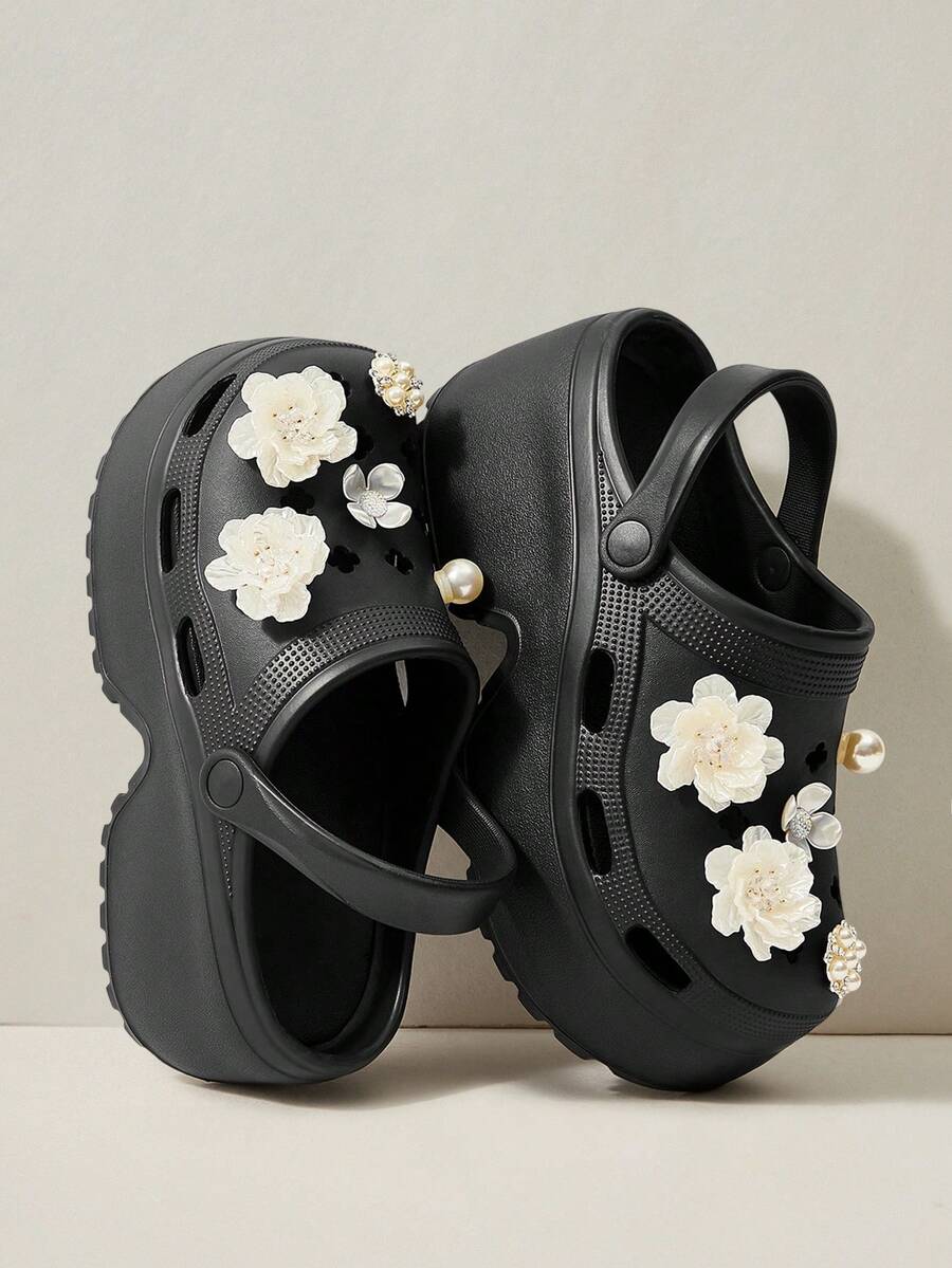 Cuccoo 女款夏季厚底增高木屐鞋 8cm 瑪芬底 小曼福音 蝴蝶珍珠水鑽裝飾 輕量 EVA 封閉式腳趾拖鞋 沙灘度假日常通勤涼鞋 - 珍珠黑 - 查看 1