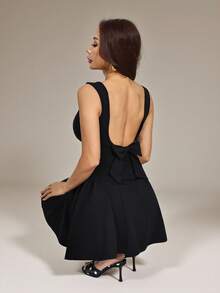 SHEIN PETITE Đầm ngắn nữ gợi cảm tối giản, màu trơn, hở lưng, thắt eo, thích hợp cho mùa hè, đi club. - màu đen - Xem 3