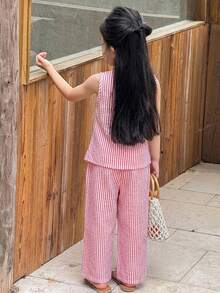 SHEIN Little Byeori Bộ đồ thể thao năng động cho bé gái, phong cách đường phố thường ngày, gồm áo không tay cổ vuông kẻ sọc và quần ống đứng. - Đỏ và trắng - Xem 2