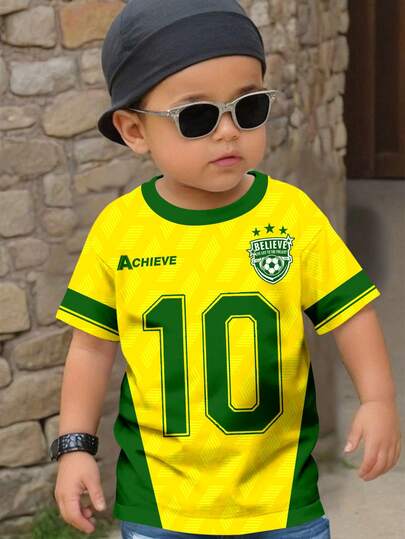 SHEIN Áo thun ngắn tay cho bé trai, kiểu dáng giản dị và tối giản, phù hợp cho mùa hè, in hình đồ họa thể thao bóng đá cổ điển, in số 10 biểu tượng.