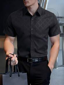 Manfinity Mode 男士菱形提花休闲短袖正装衬衫，适合商务、工作 - 黑色 - 查看 2