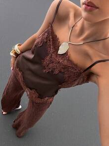 Siren Gaze 优雅棕色缎面蕾丝拼接吊带背心，夏季必备 - 棕色 - 查看 1